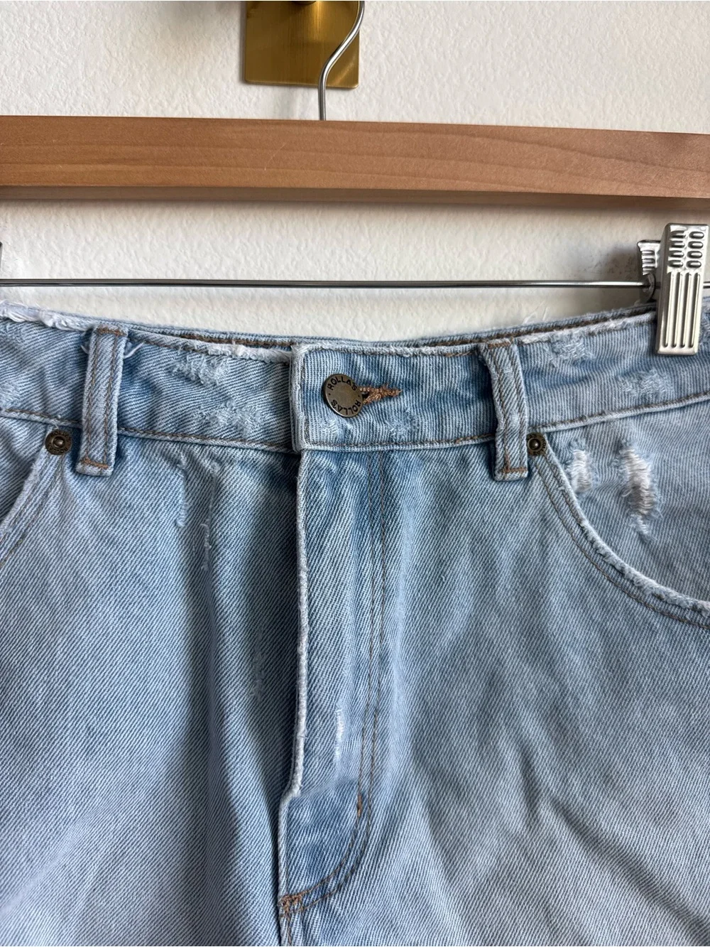 Rolla's Dusters High Rise Slim Denim Shorts Light Wash Distressed Size 27